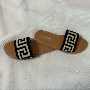Boutique sandals
